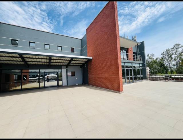 354M² OFFICE TO LET IN MIDRIDGE PARK
